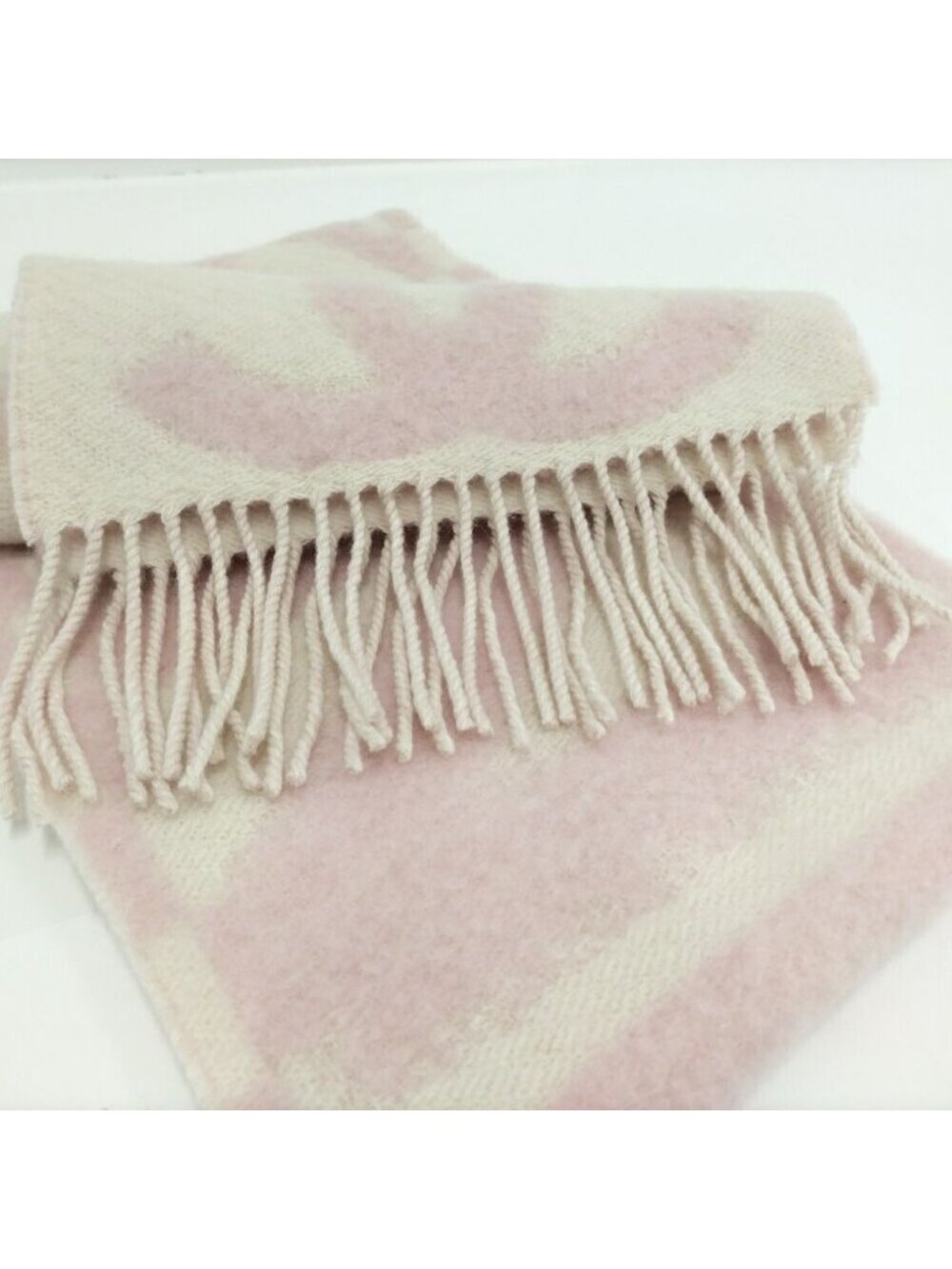 Chanel Cashmere Silk Pink Scarf - Picture 3 of 6
